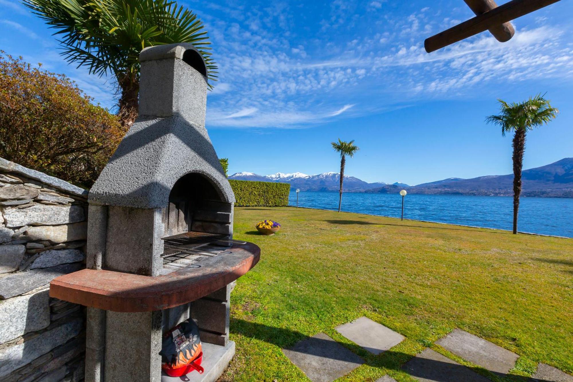 Blu Lake Apartment On Ghiffa Beach - Happy Rentals Exteriér fotografie